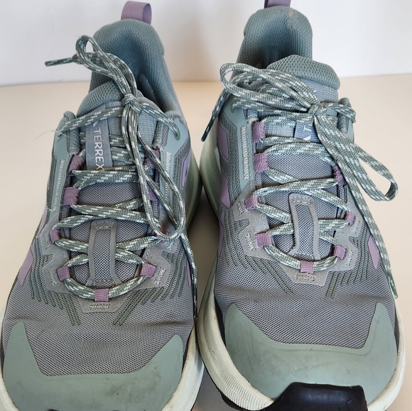Adidas Terrex Sage Green womens sz 9 - Picture 4 of 4